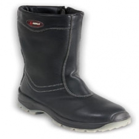 All-terrain safety boots with anti-perforation sole