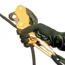 Fall arrest equipment: Anchorages, Pulleys, Rope clamps Descender
